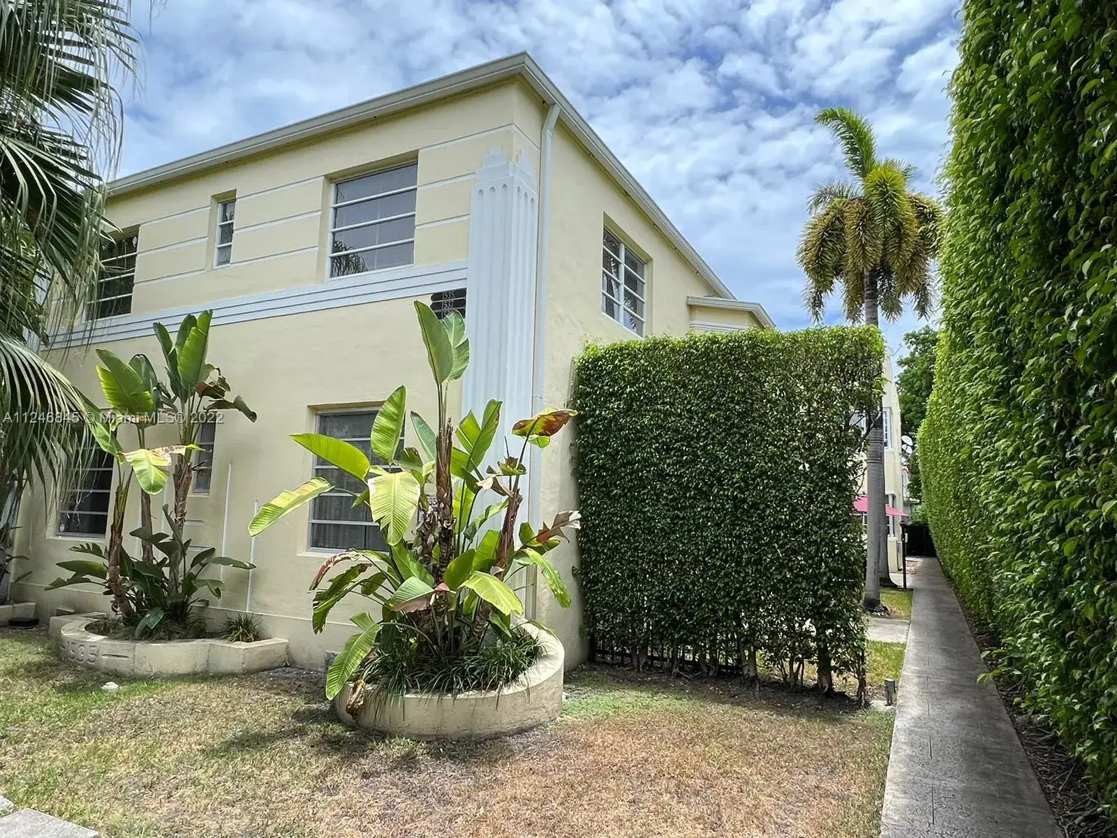1 bedroom 1 bath Residential for sale at 1535 Meridian Ave # 3, Miami Beach FL 33139