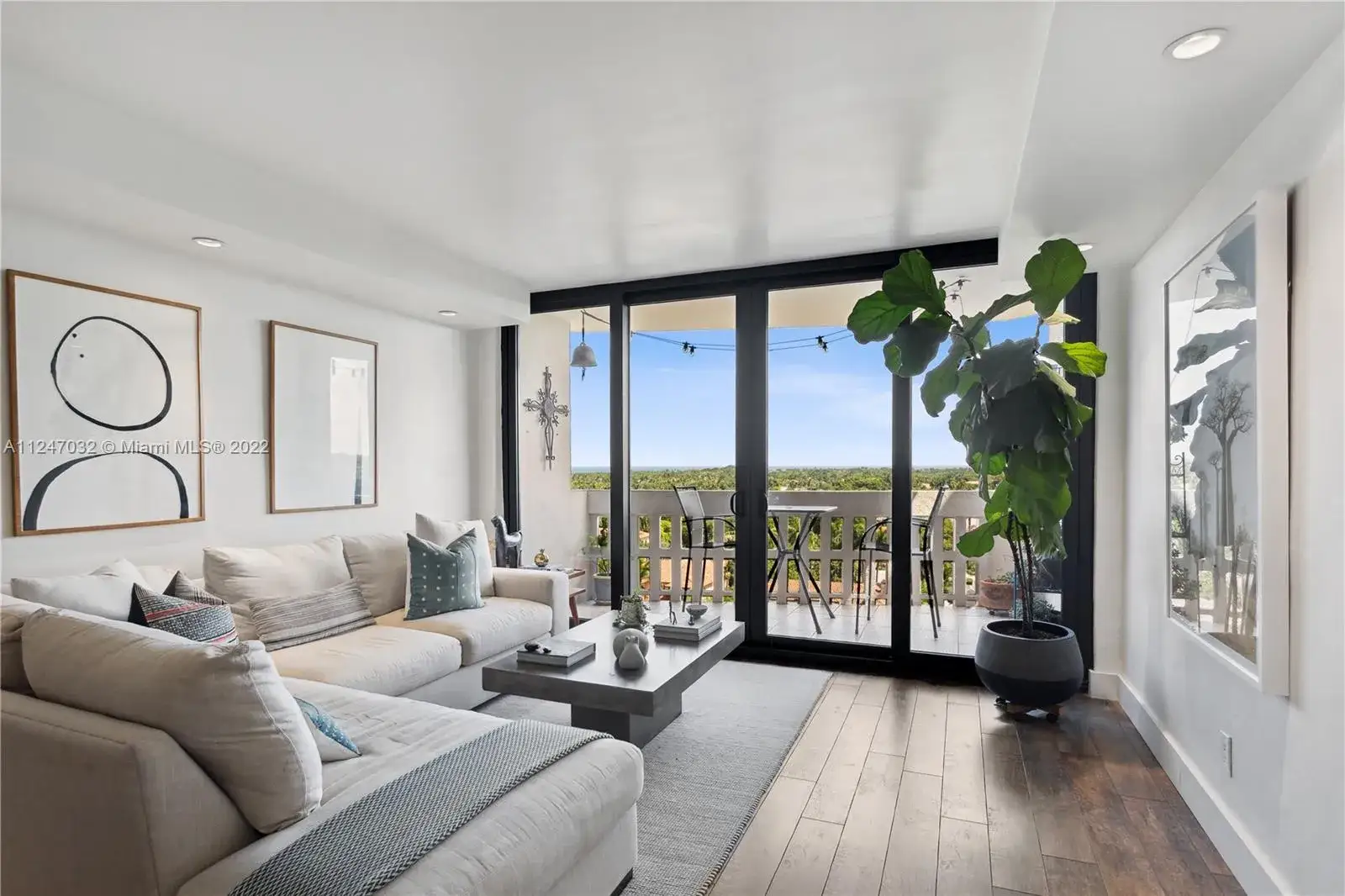 2 bedroom 2 bath Residential for sale at 90 Edgewater Dr # 1124, Coral Gables FL 33133