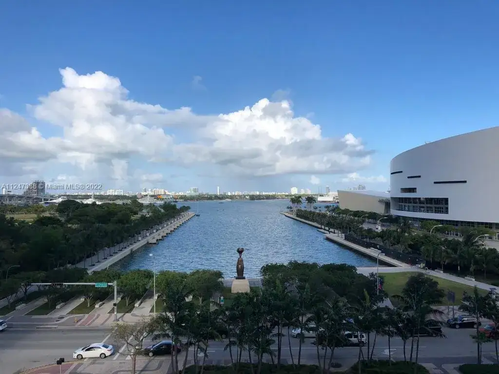 1 bedroom 1 bath Residential for sale at 888 Biscayne Blvd # 610, Miami FL 33132