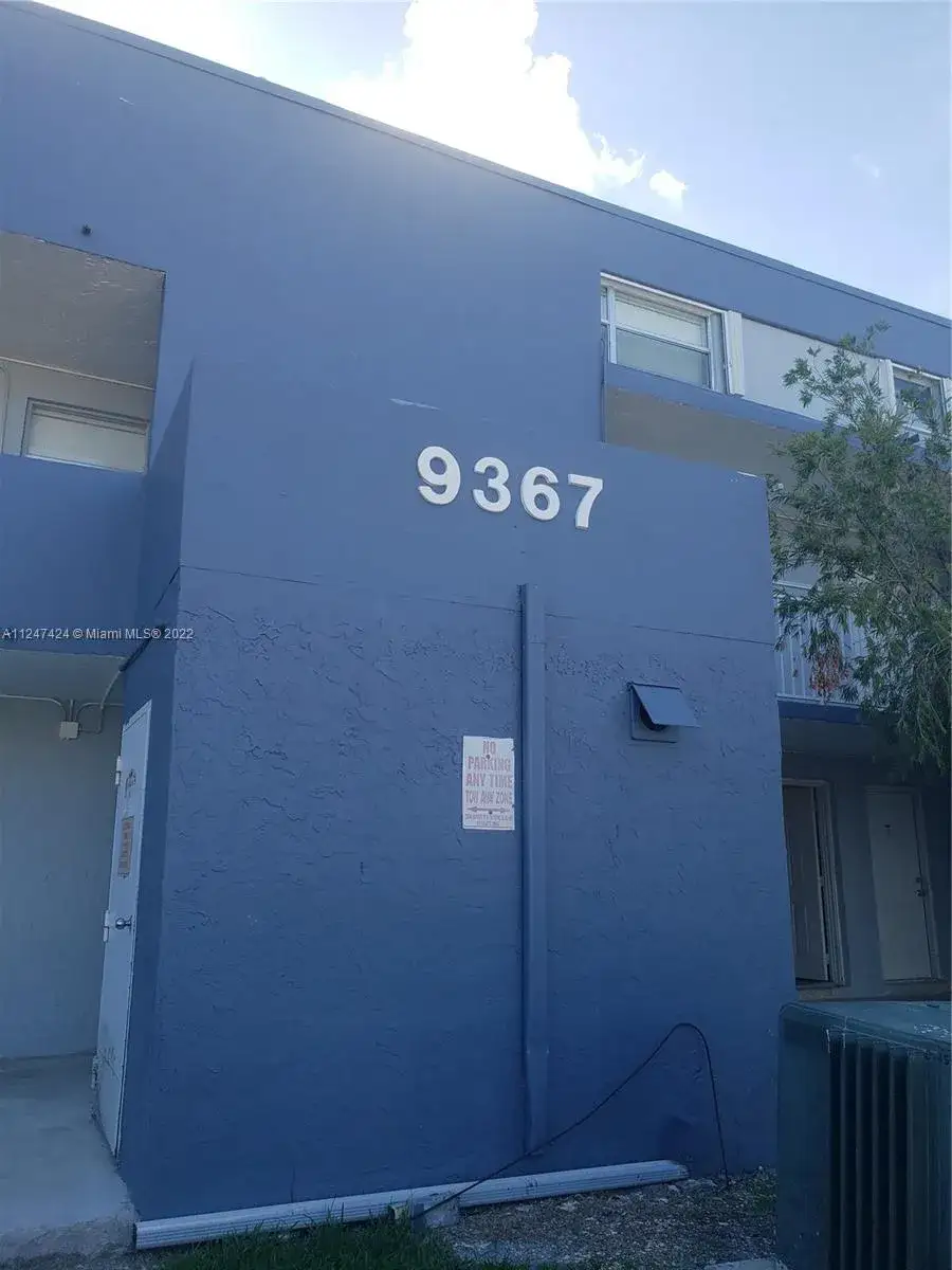 2 bedroom 2 bath Residential Lease for rent at 9367 Fontainebleau Blvd # G111, Miami FL 33172