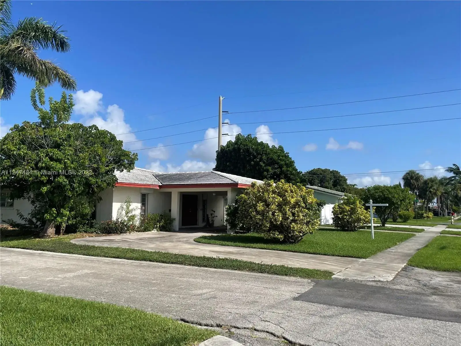 3 bedroom 2 bath Residential for sale at 205 SE 3rd Ave, Dania Beach FL 33004
