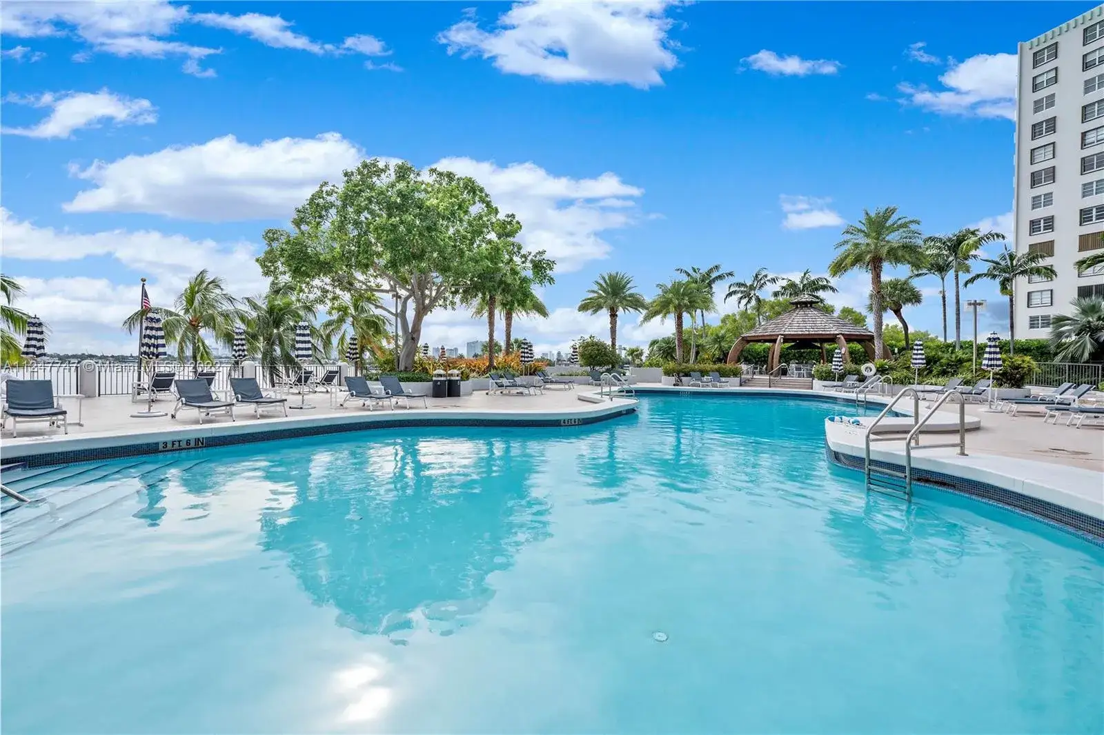 2 bedroom 2 bath Residential for sale at 9 Island Ave # 710, Miami Beach FL 33139