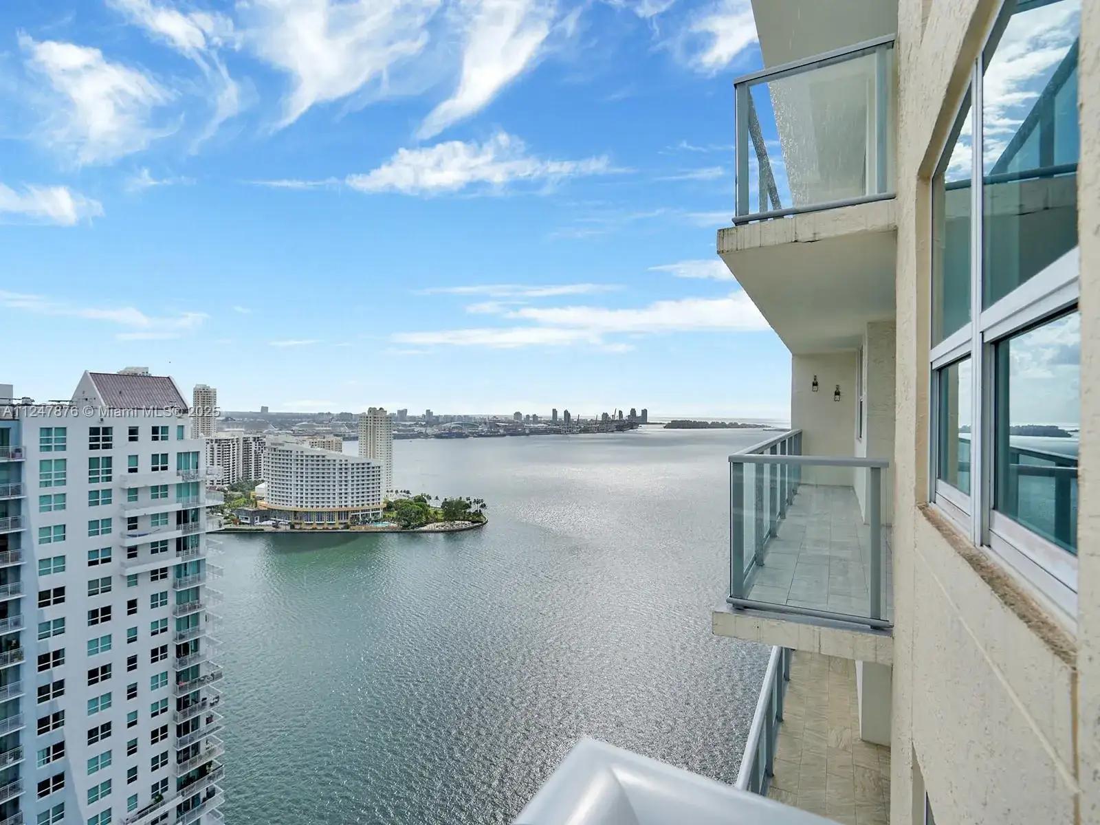 3 bedroom 2 bath Residential for sale at 1155 Brickell Bay Dr # 3404, Miami FL 33131