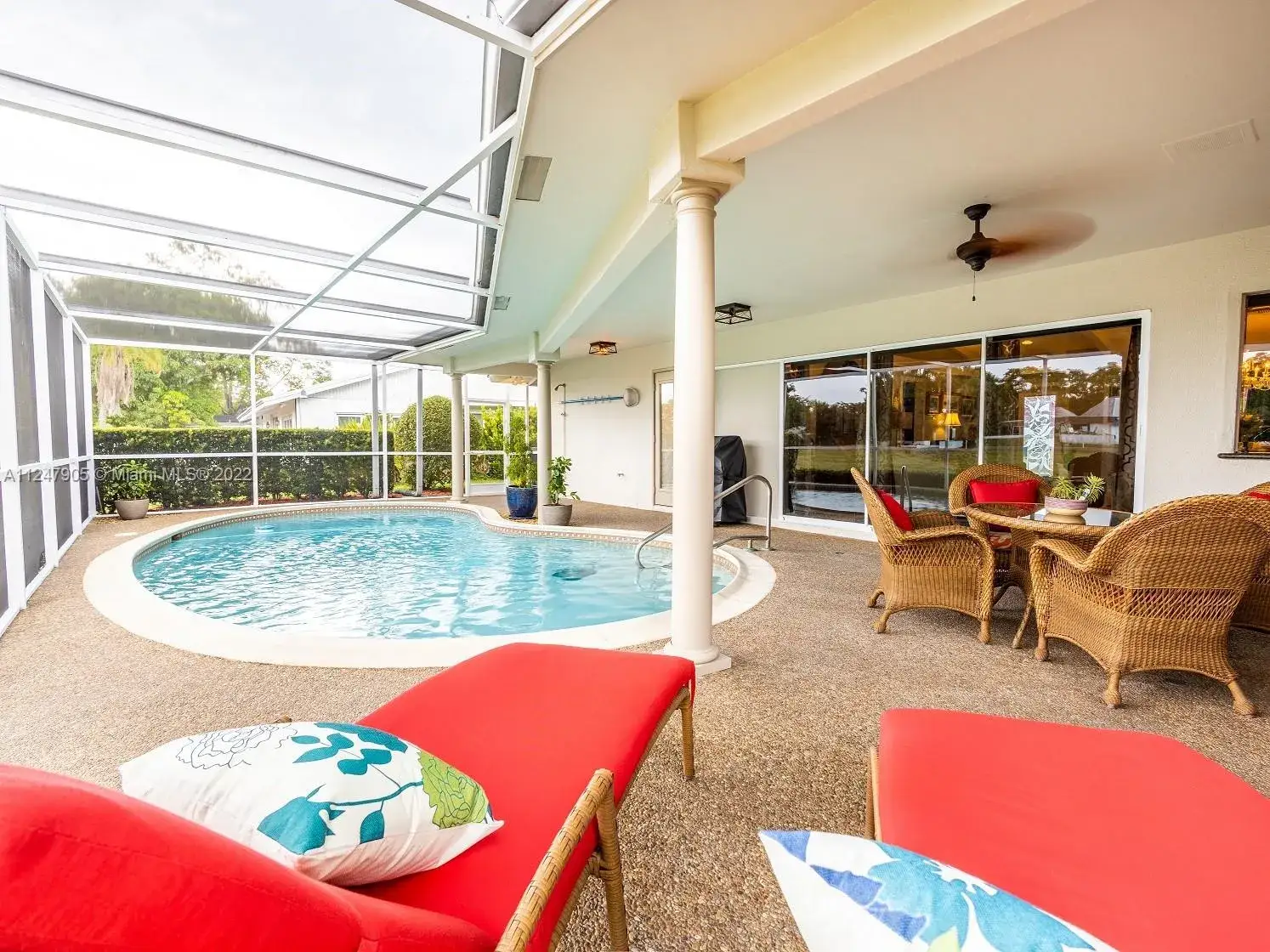 2 bedroom 2 bath Residential for sale at 4909 N Travelers Palm Ln, Tamarac FL 33319