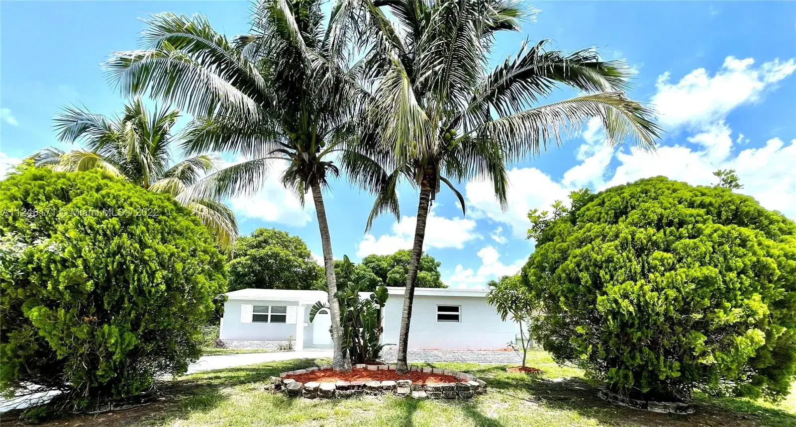 2 bedroom 1 bath Residential Lease for rent at 1020 N 74th Ter, Hollywood FL 33024