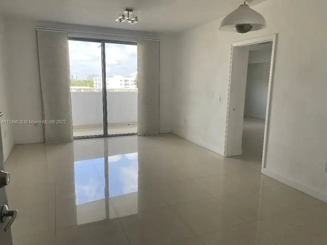 2 bedroom 2 bath Residential Lease for rent at 36 NW 6th Ave # 501, Miami FL 33128