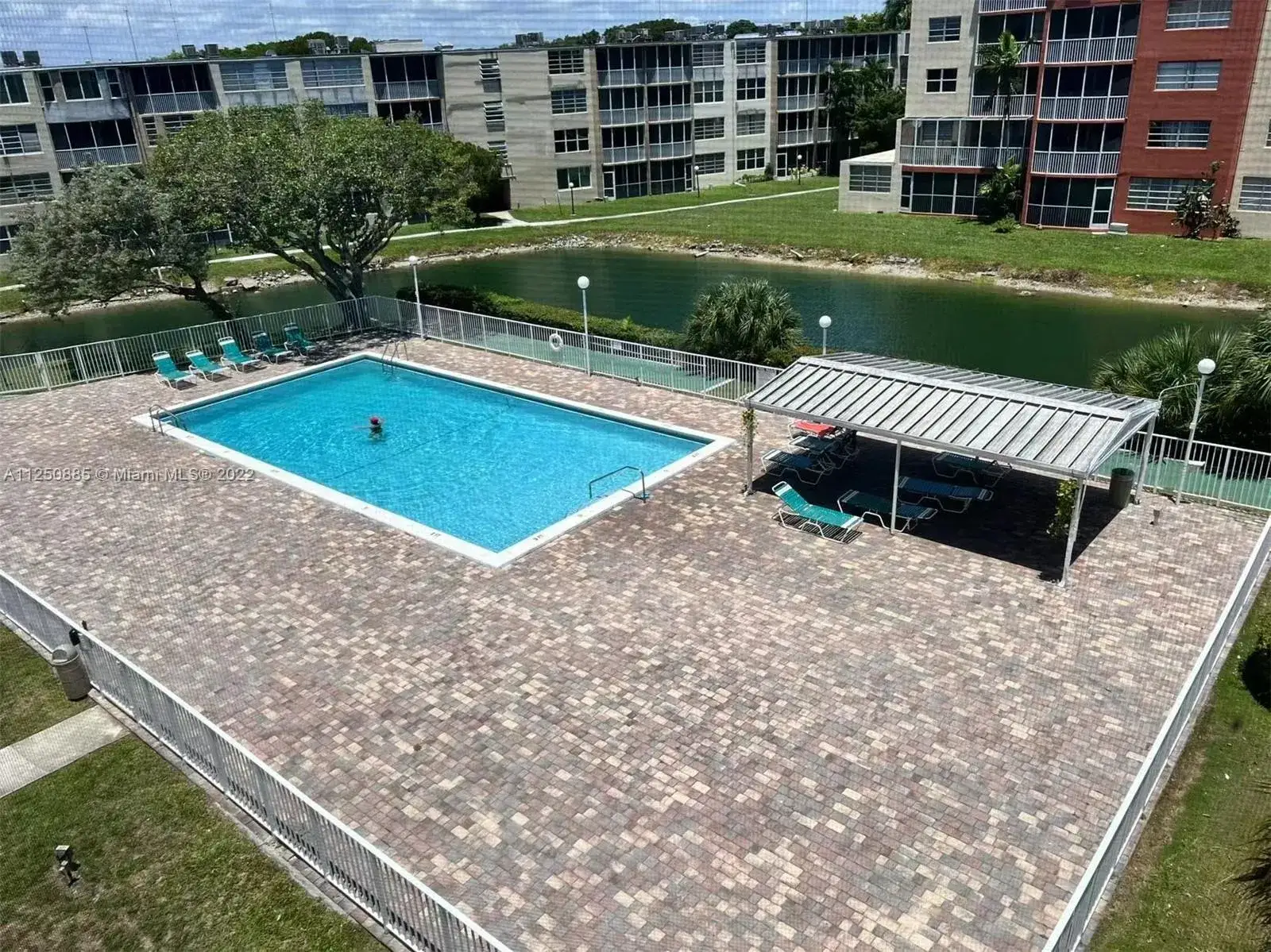1 bedroom 1 bath Residential for sale at 1710 NE 191st St # 3, Miami FL 33179