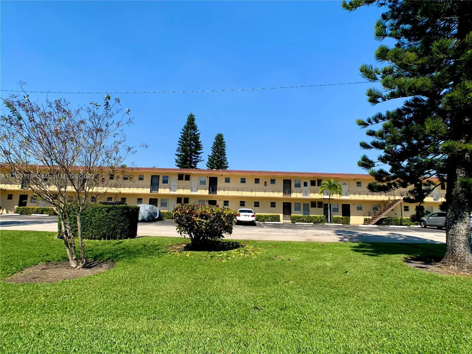 1 bedroom 1 bath Residential Lease for rent at 2815 NE 201st Ter # L107, Aventura FL 33180