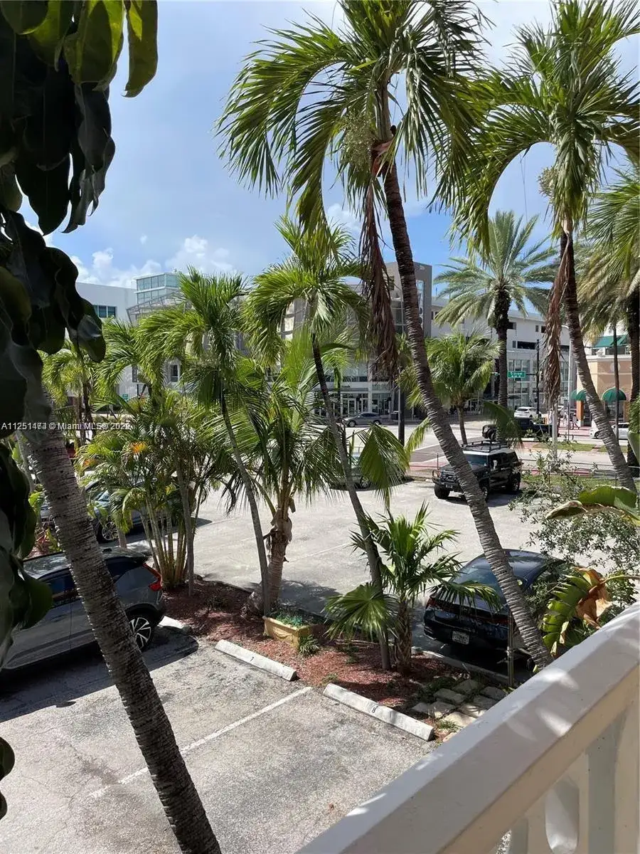 1 bedroom 1 bath Residential for sale at 441 Collins Ave # 24, Miami Beach FL 33139