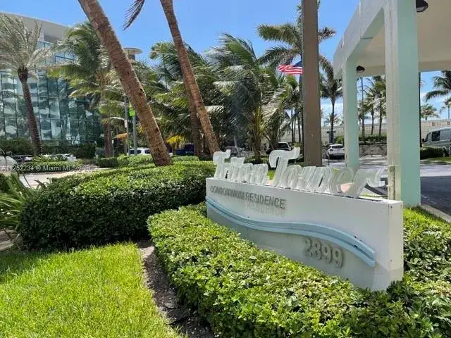 1 bedroom 1 bath Residential for sale at 2899 Collins Ave # 1638, Miami Beach FL 33140