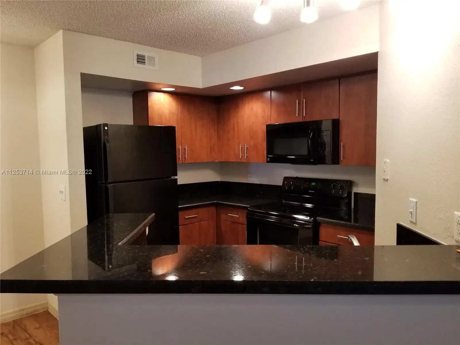 2 bedroom 2 bath Residential for sale at 643 Vista Isles Dr # 1811, Sunrise FL 33325