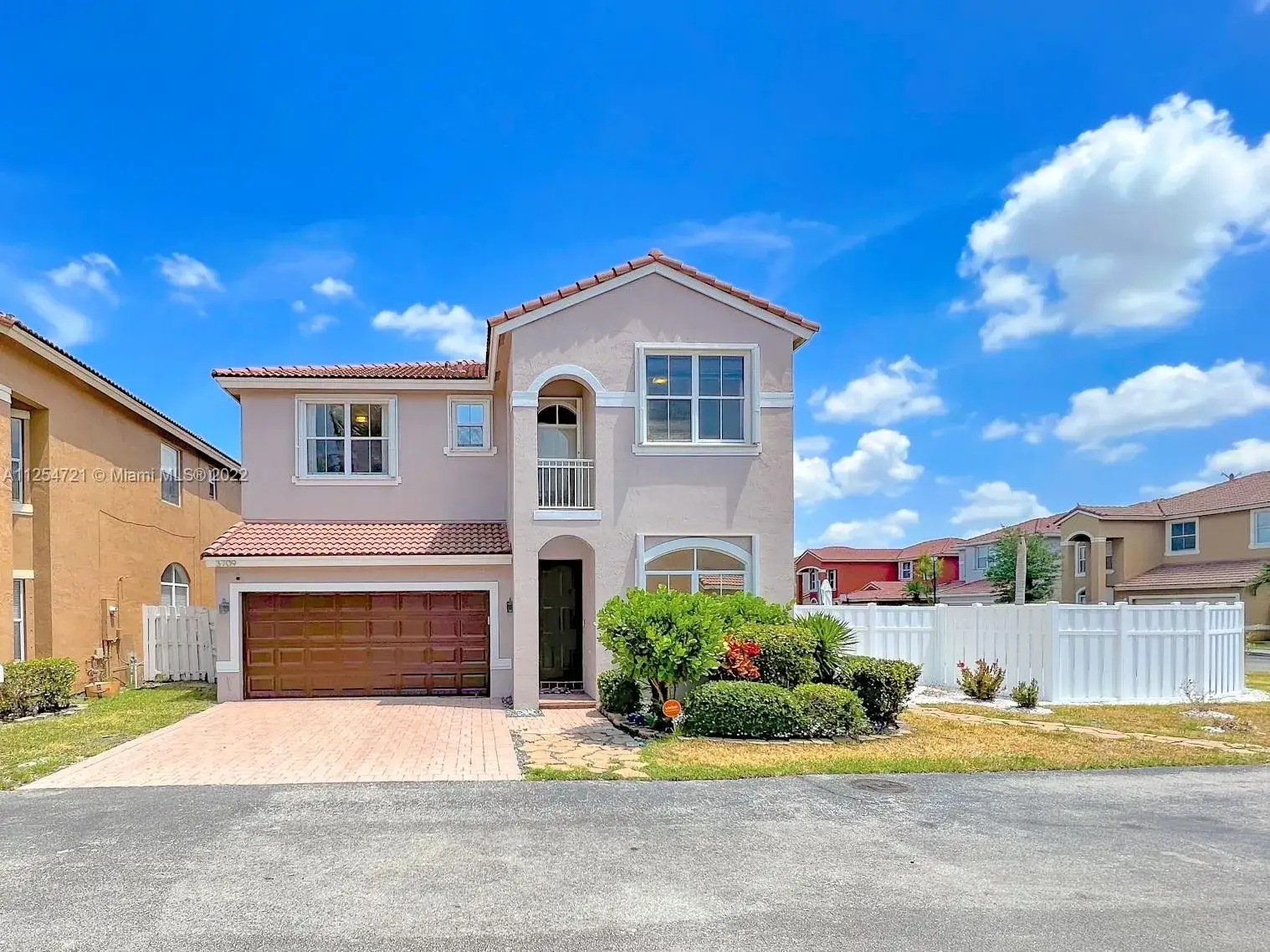 4 bedroom 2 bath Residential Lease for rent at 3709 SW 51st St # 3709, Hollywood FL 33312