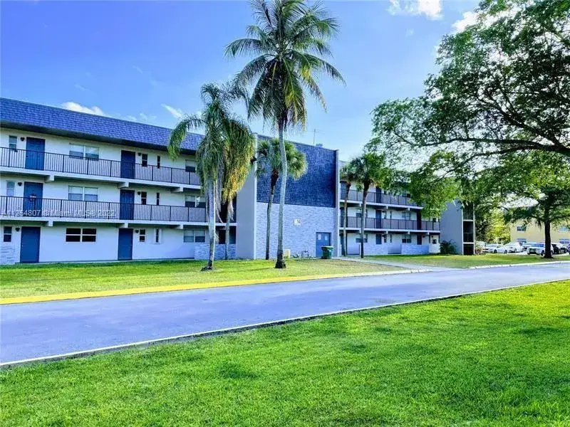 8040 N Colony Cir N # 109, Tamarac FL 33321