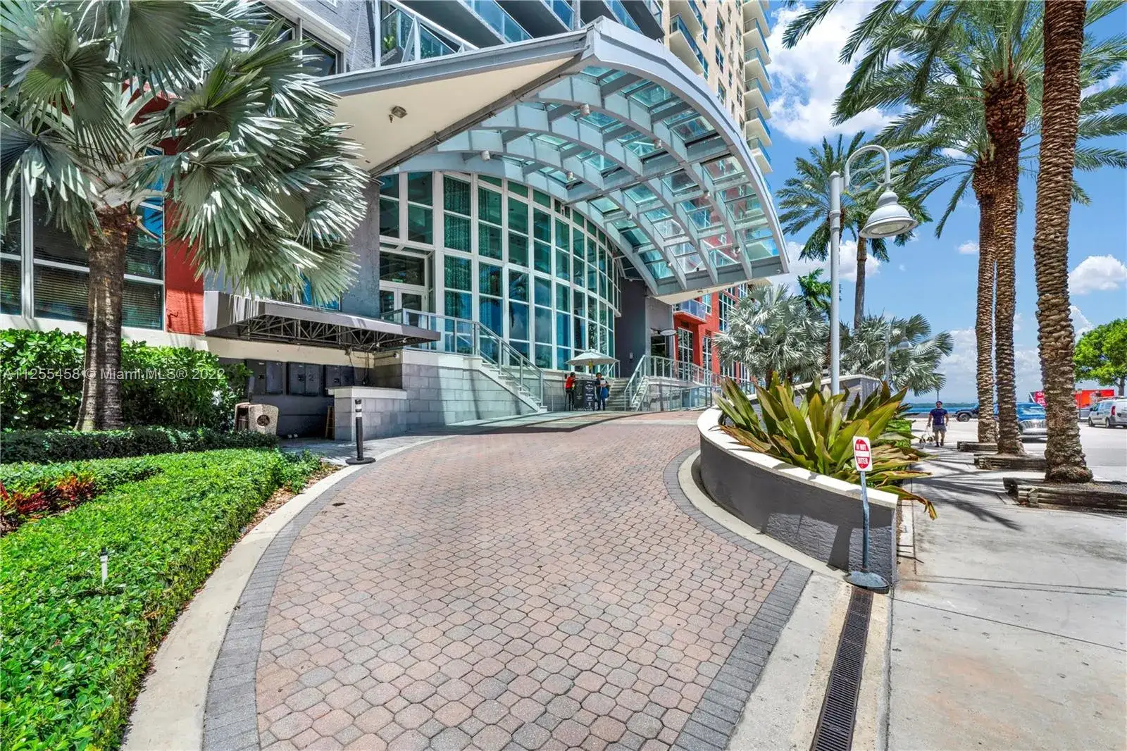 2 bedroom 2 bath Residential Lease for rent at 1155 Brickell Bay Dr # 3101, Miami FL 33131