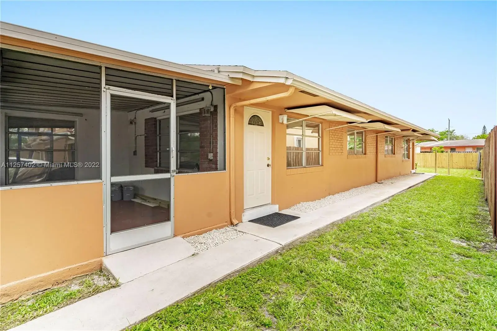 3 bedroom 2 bath Residential Lease for rent at 5843 Tyler St # 5843, Hollywood FL 33021