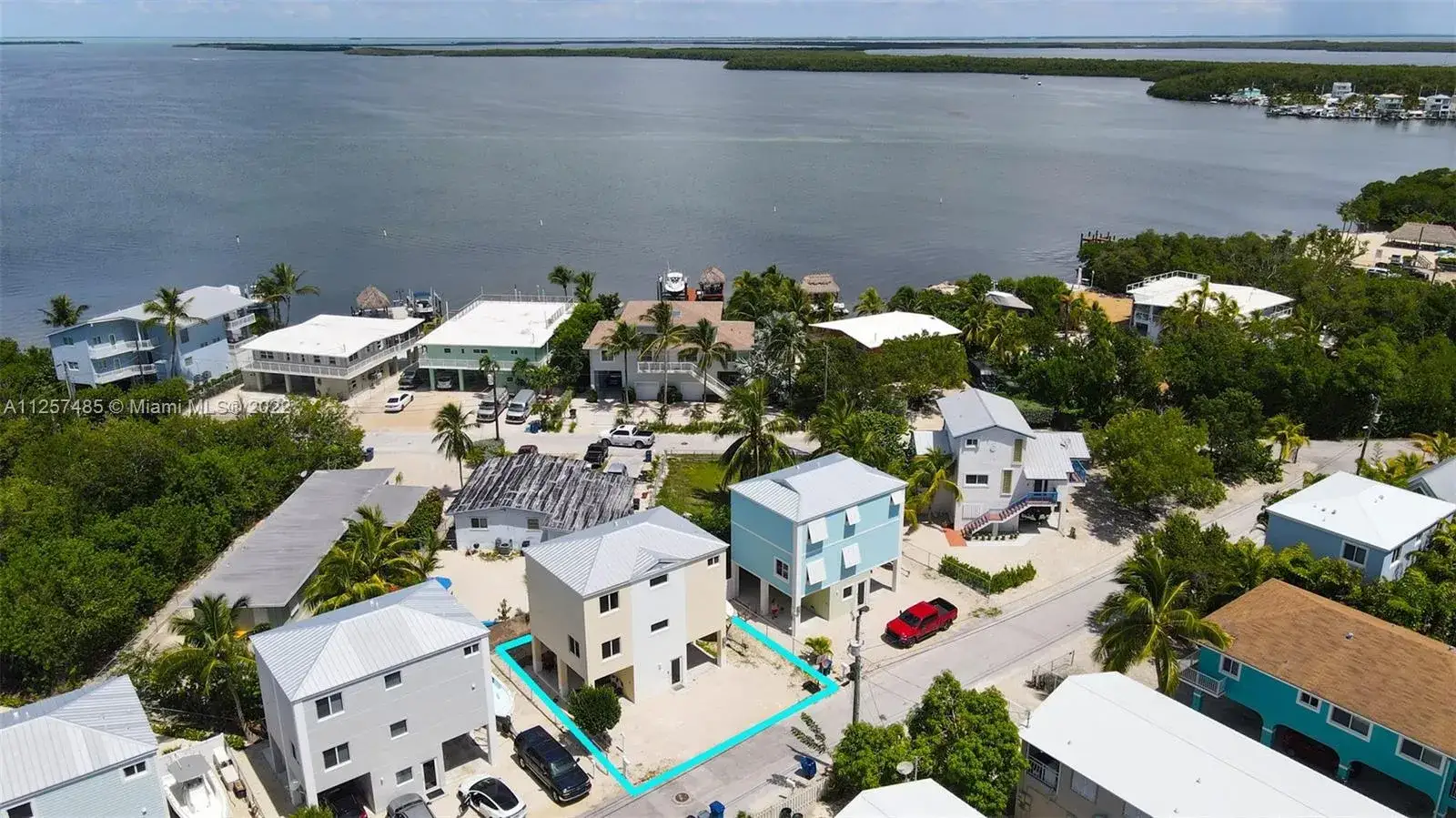 3 bedroom 2 bath Residential Lease for rent at 9 Gulf Dr, Key Largo FL 33037