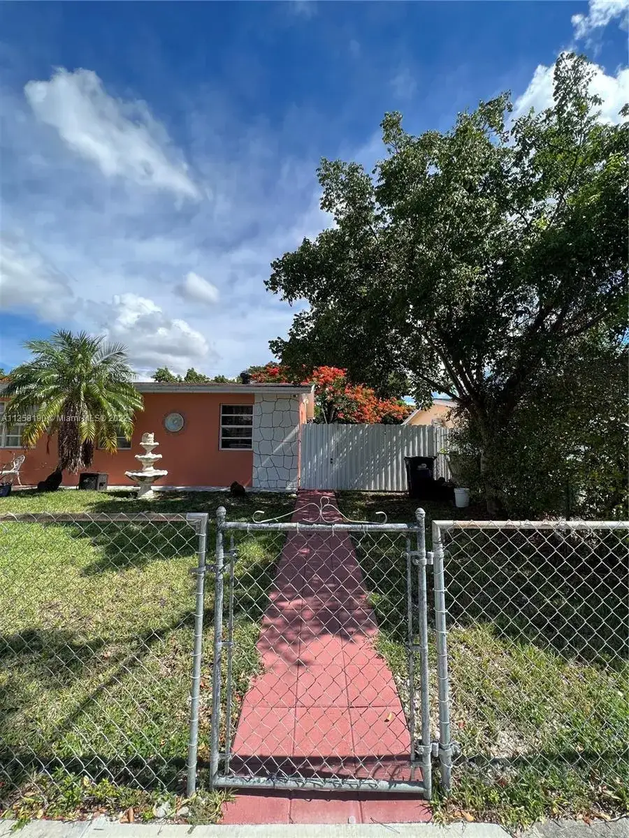 1 bedroom 1 bath Residential Lease for rent at 10215 SW 212th St # 0, Cutler Bay FL 33189