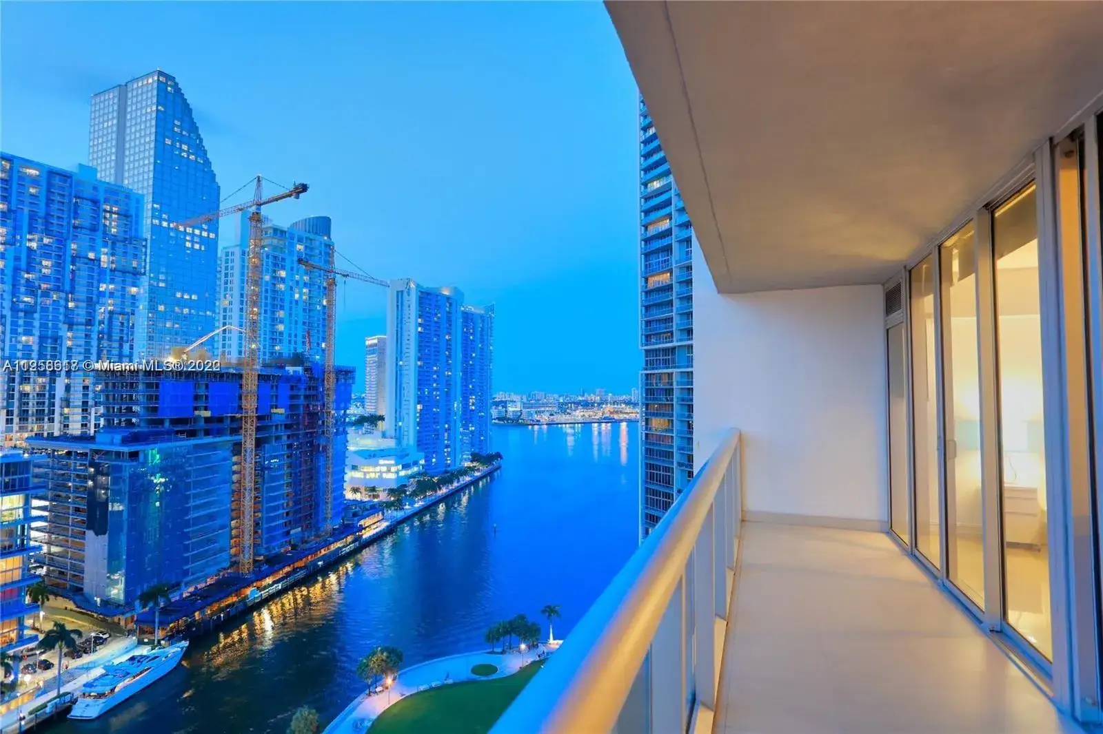 1 bedroom 1 bath Residential for sale at 485 Brickell Ave # 2003, Miami FL 33131