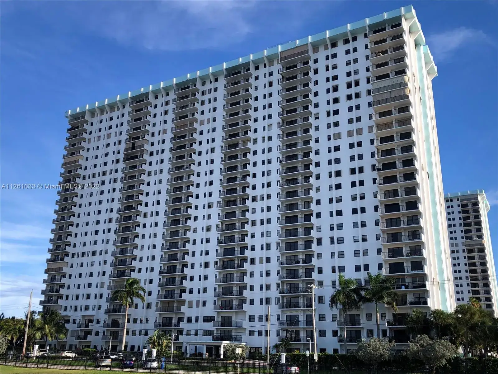 2 bedroom 2 bath Residential for sale at 1201 S Ocean Dr # 506N, Hollywood FL 33019