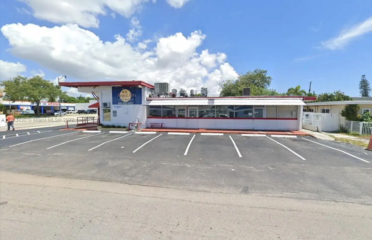 Commercial Sale for sale at 1301 N Federal Hwy, Hollywood FL 33020