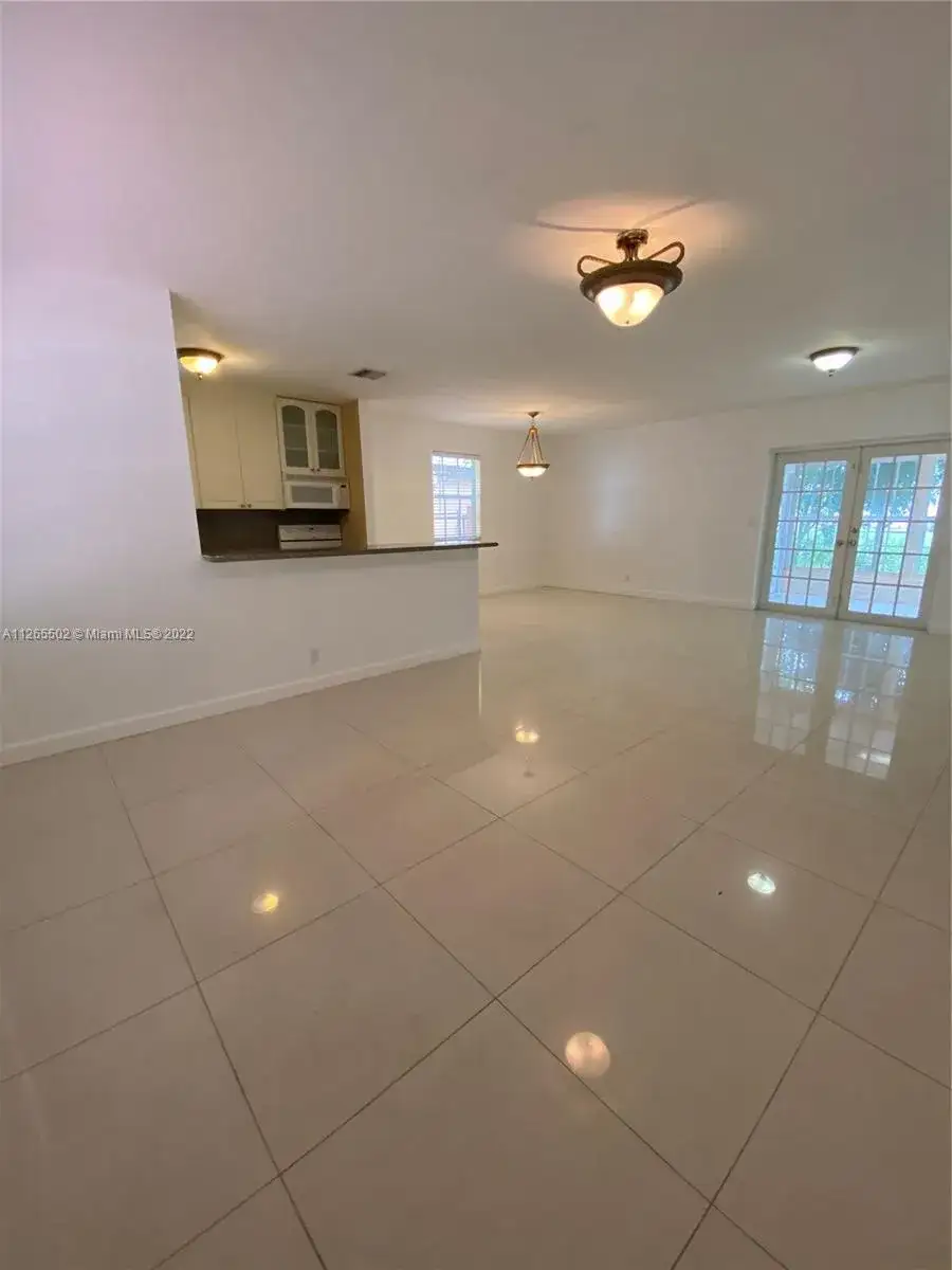 2 bedroom 2 bath Residential for sale at 731 SW 3rd Ave, Hallandale Beach FL 33009