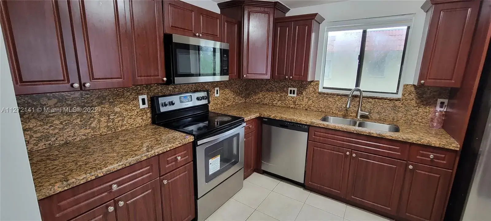 2 bedroom 2 bath Residential Lease for rent at 303 Lakeview Dr # 202, Weston FL 33326