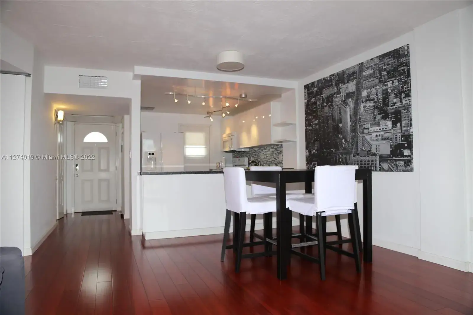 1 bedroom 1 bath Residential for sale at 1401 Euclid Ave # 501, Miami Beach FL 33139
