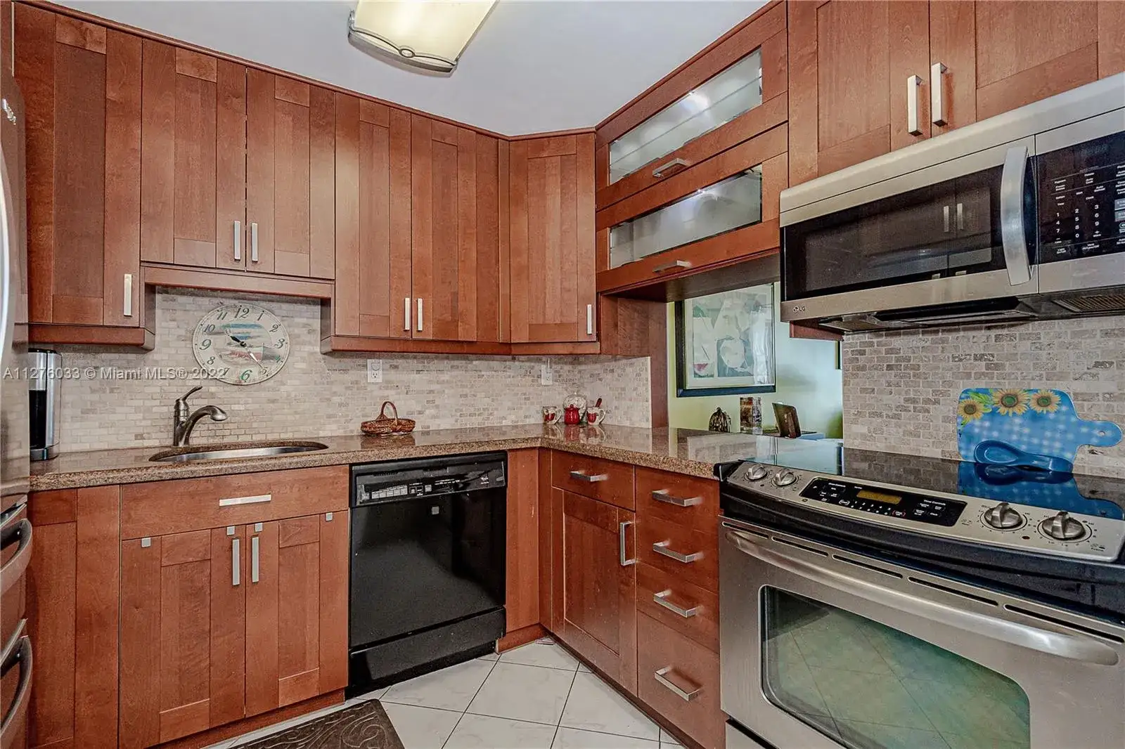 1 bedroom 1 bath Residential Lease for rent at 400 Leslie Dr # 1117, Hallandale Beach FL 33009