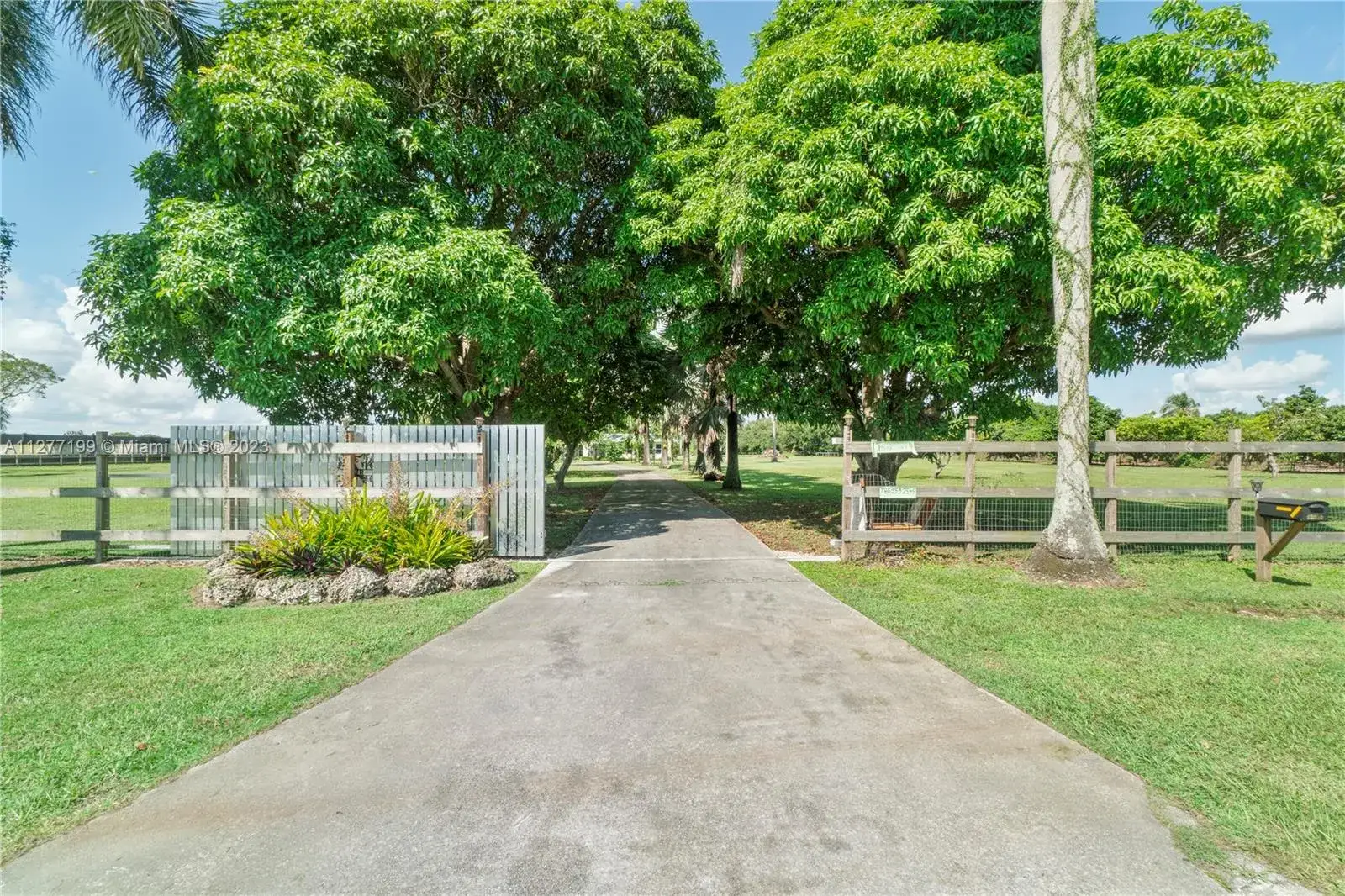 3 bedroom 2 bath Residential for sale at 25950 SW 187 AVE, Homestead FL 33031