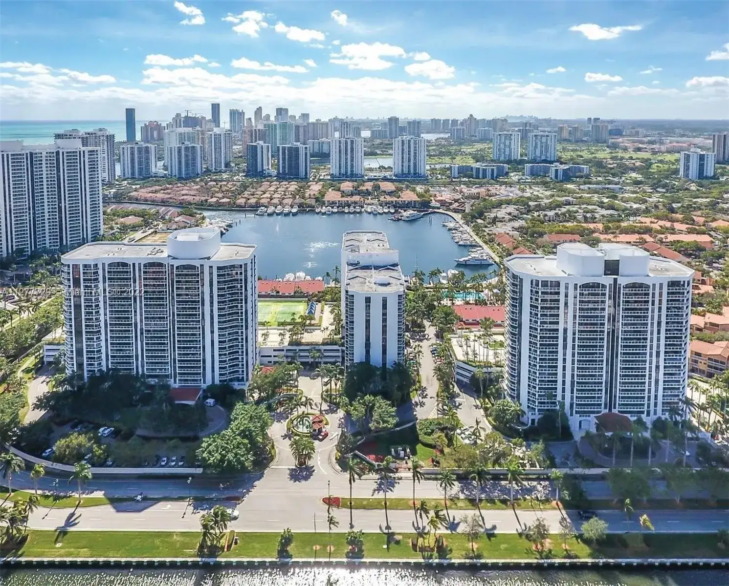 2 bedroom 2 bath Residential for sale at 3640 Yacht Club Dr # 810, Aventura FL 33180