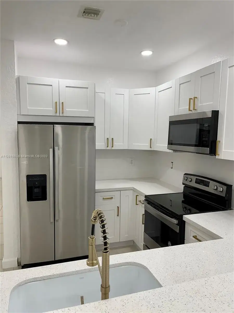 3 bedroom 2 bath Residential for sale at 1651 SE 28th Ct # 105, Homestead FL 33035