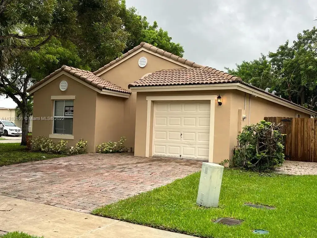 3 bedroom 2 bath Residential for sale at 1614 SE 16th St, Homestead FL 33035