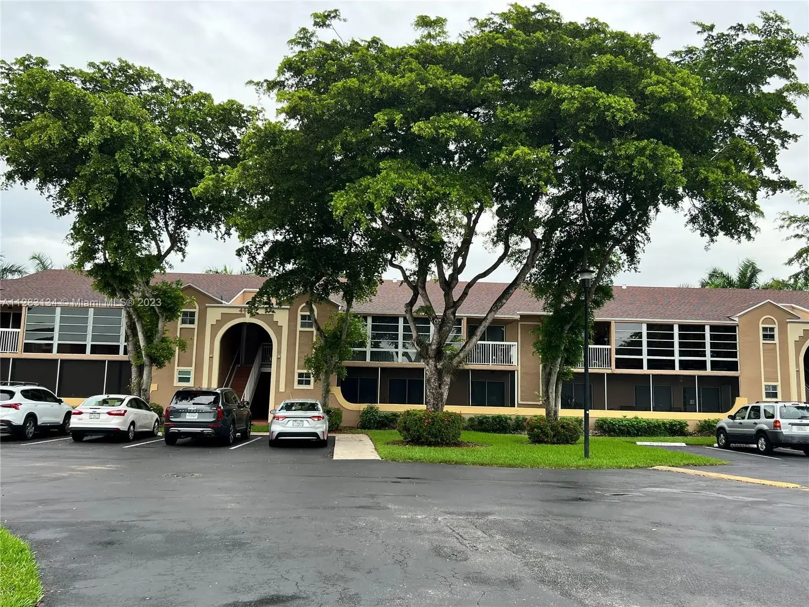 2 bedroom 2 bath Residential for sale at 4630 NW 102nd Ave # 15, Doral FL 33178