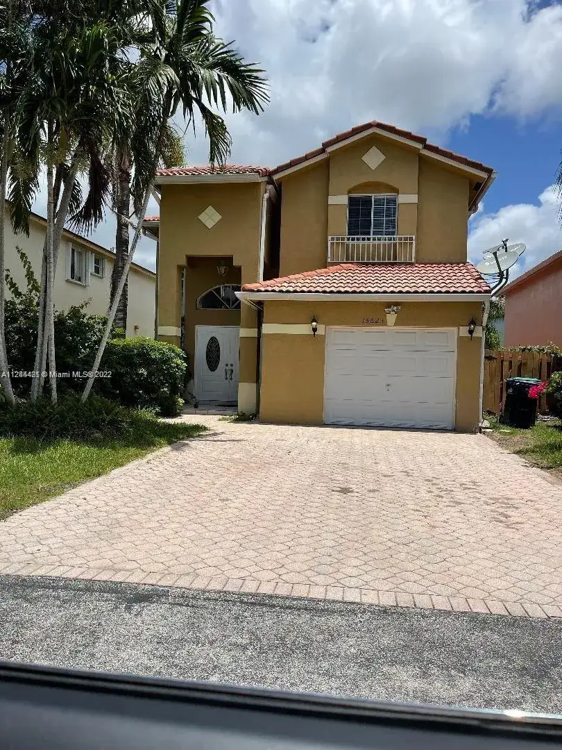 3 bedroom 2 bath Residential Lease for rent at 15623 SW 100th Ter # 15623, Miami FL 33196