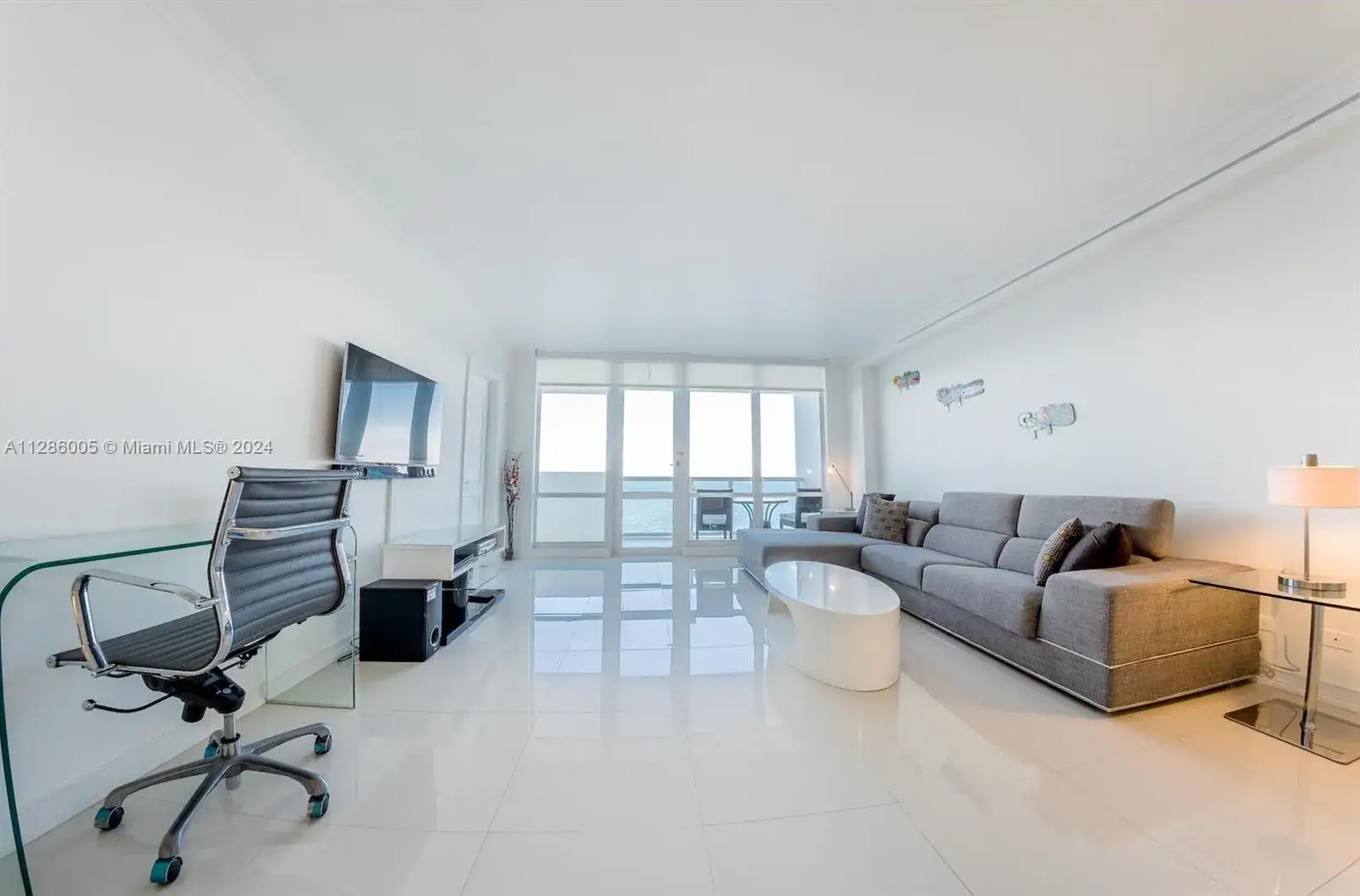 2 bedroom 2 bath Residential Lease for rent at 5601 Collins Ave # 1206, Miami Beach FL 33140