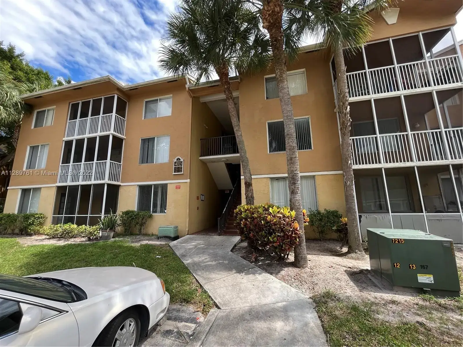 3 bedroom 2 bath Residential for sale at 4015 W Mcnab Rd # D101, Pompano Beach FL 33069