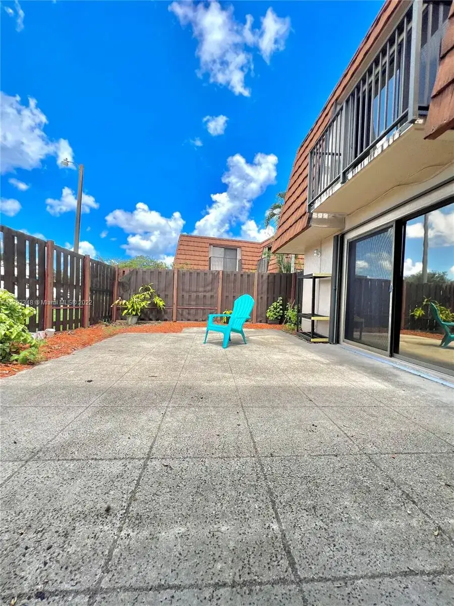 2 bedroom 2 bath Residential for sale at 4161 Forest Hill Dr, Cooper City FL 33026