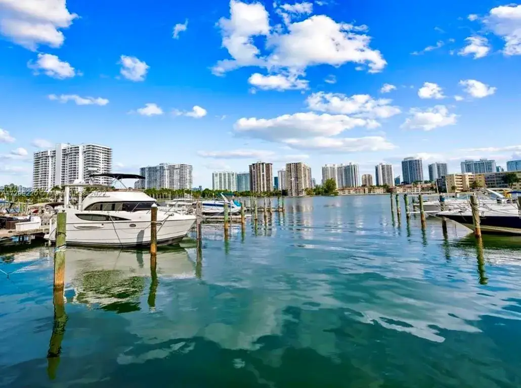 2 bedroom 2 bath Residential Lease for rent at 18021 Biscayne Blvd # 1404, Aventura FL 33160