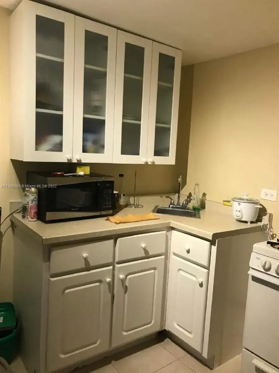 2 bedroom 1 bath Residential Lease for rent at 4610 SW 116th Ave, Miami FL 33165