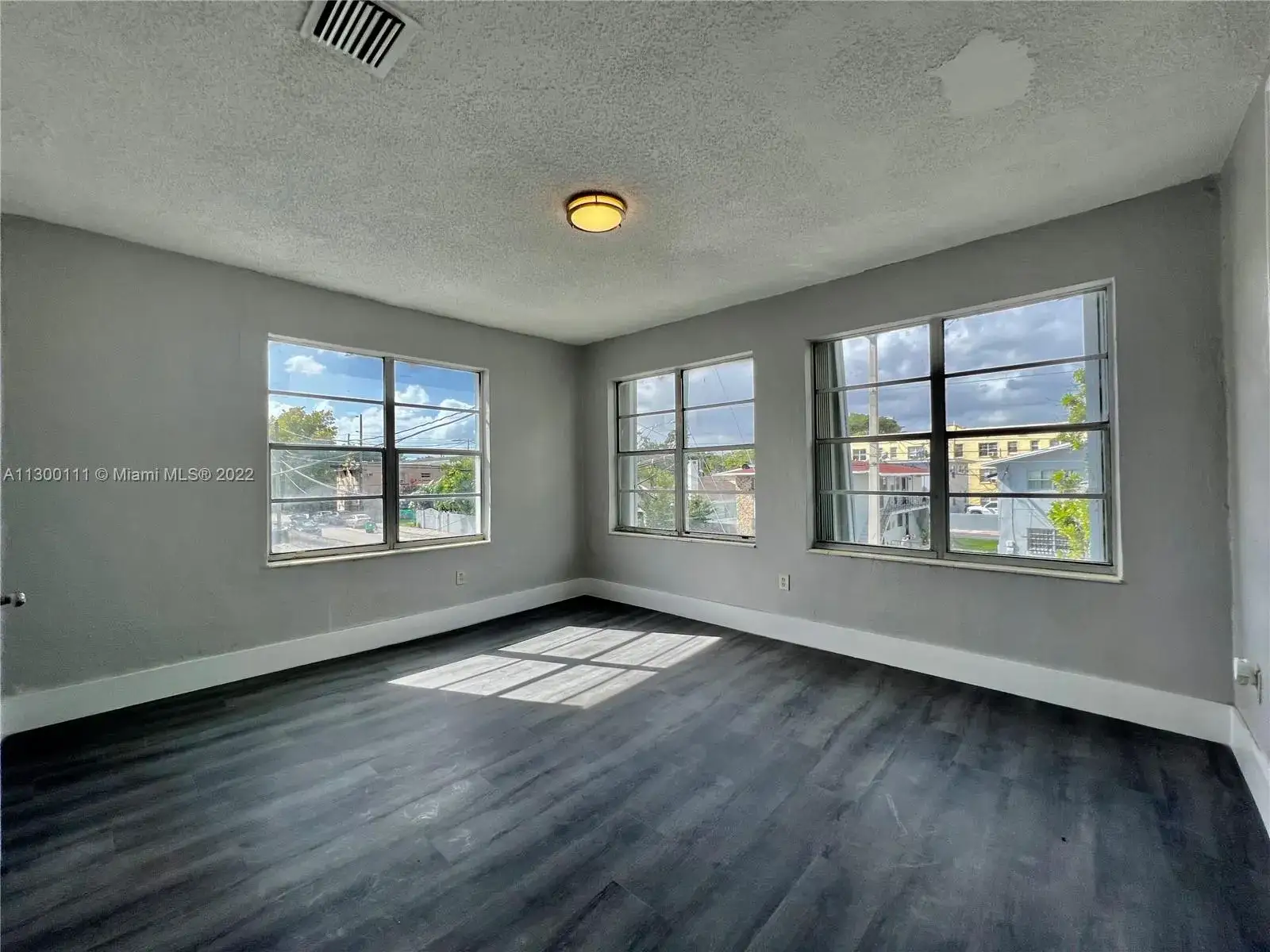 2 bedroom 1 bath Residential Lease for rent at 301 SW 10th Ave # 6, Miami FL 33130