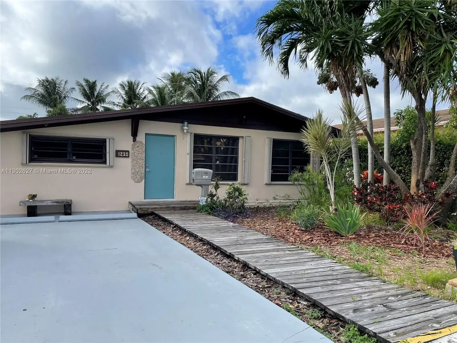 3 bedroom 2 bath Residential for sale at 1230 NE 155th St, North Miami Beach FL 33162