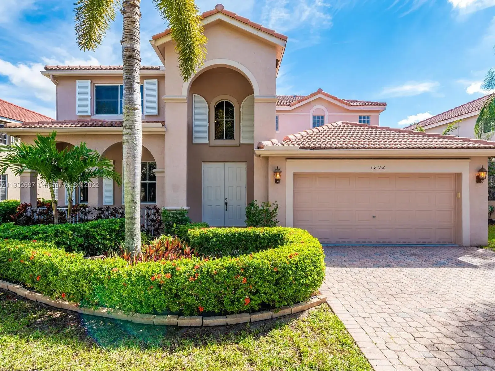 5 bedroom 4 bath Residential for sale at 3892 Falcon Ridge Cir, Weston FL 33331