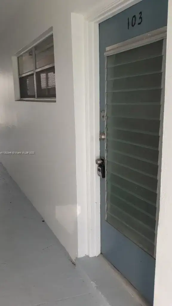 1 bedroom 1 bath Residential for sale at 6520 Winfield Blvd # 103, Margate FL 33063