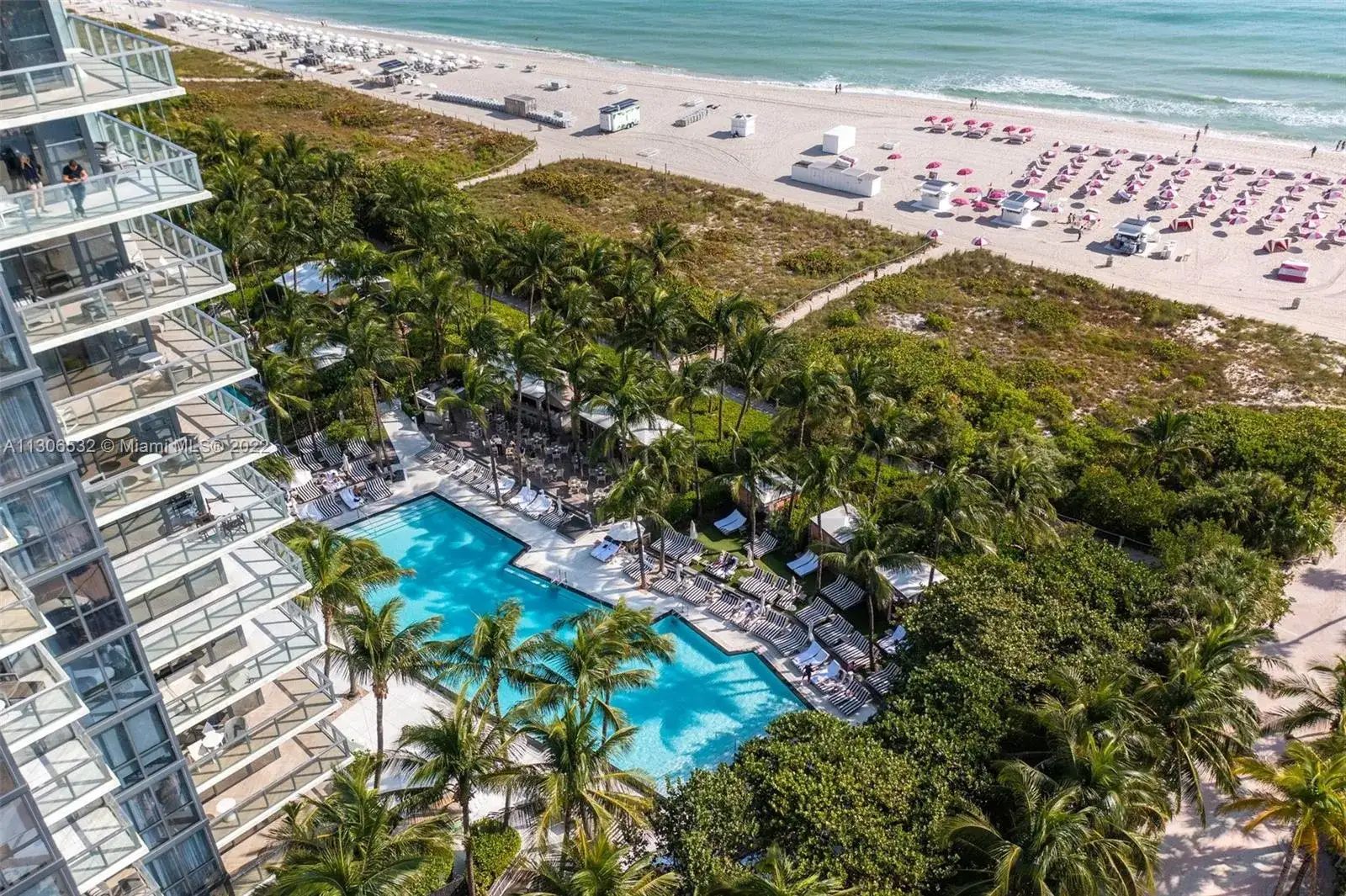 2 bedroom 2 bath Residential for sale at 2201 Collins Ave # 1228, Miami Beach FL 33139