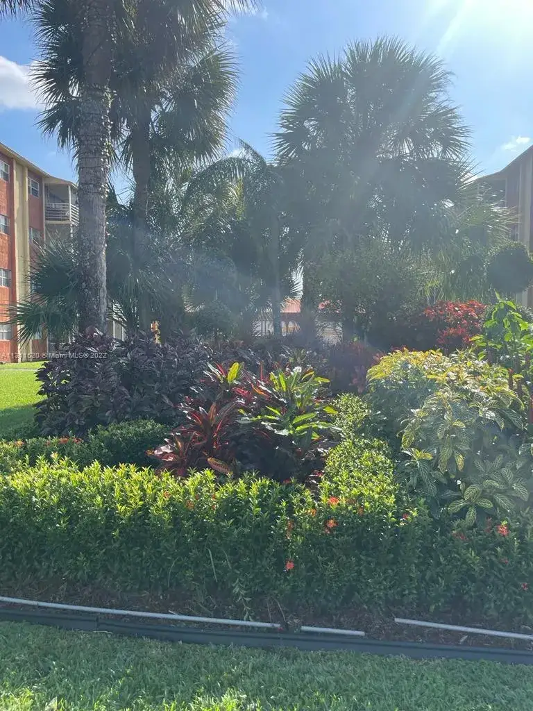 2 bedroom 1 bath Residential for sale at 3610 NW 21st St # 311, Lauderdale Lakes FL 33311