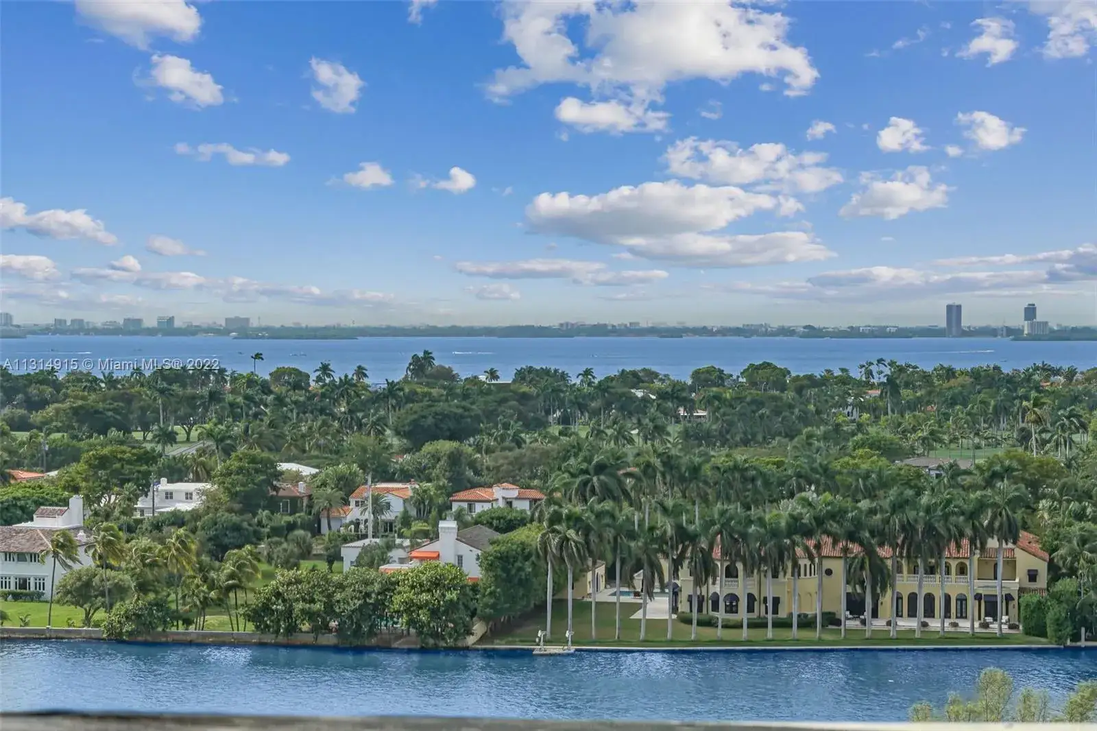 1 bedroom 1 bath Residential for sale at 5555 Collins Ave # 14S, Miami Beach FL 33140