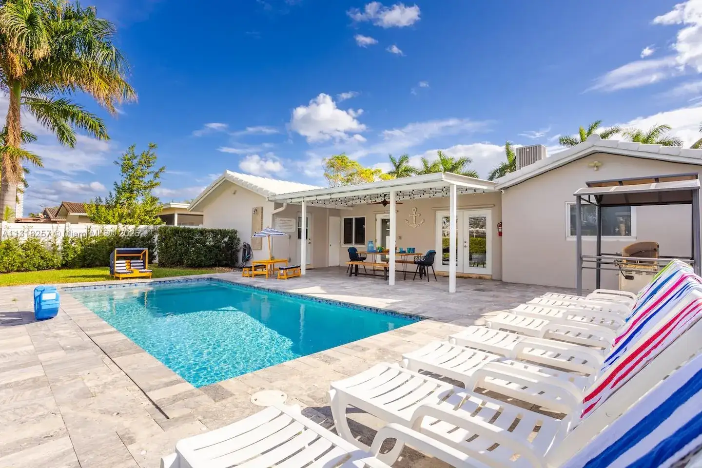 5 bedroom 3 bath Residential Lease for rent at 833 Washington St, Hollywood FL 33019