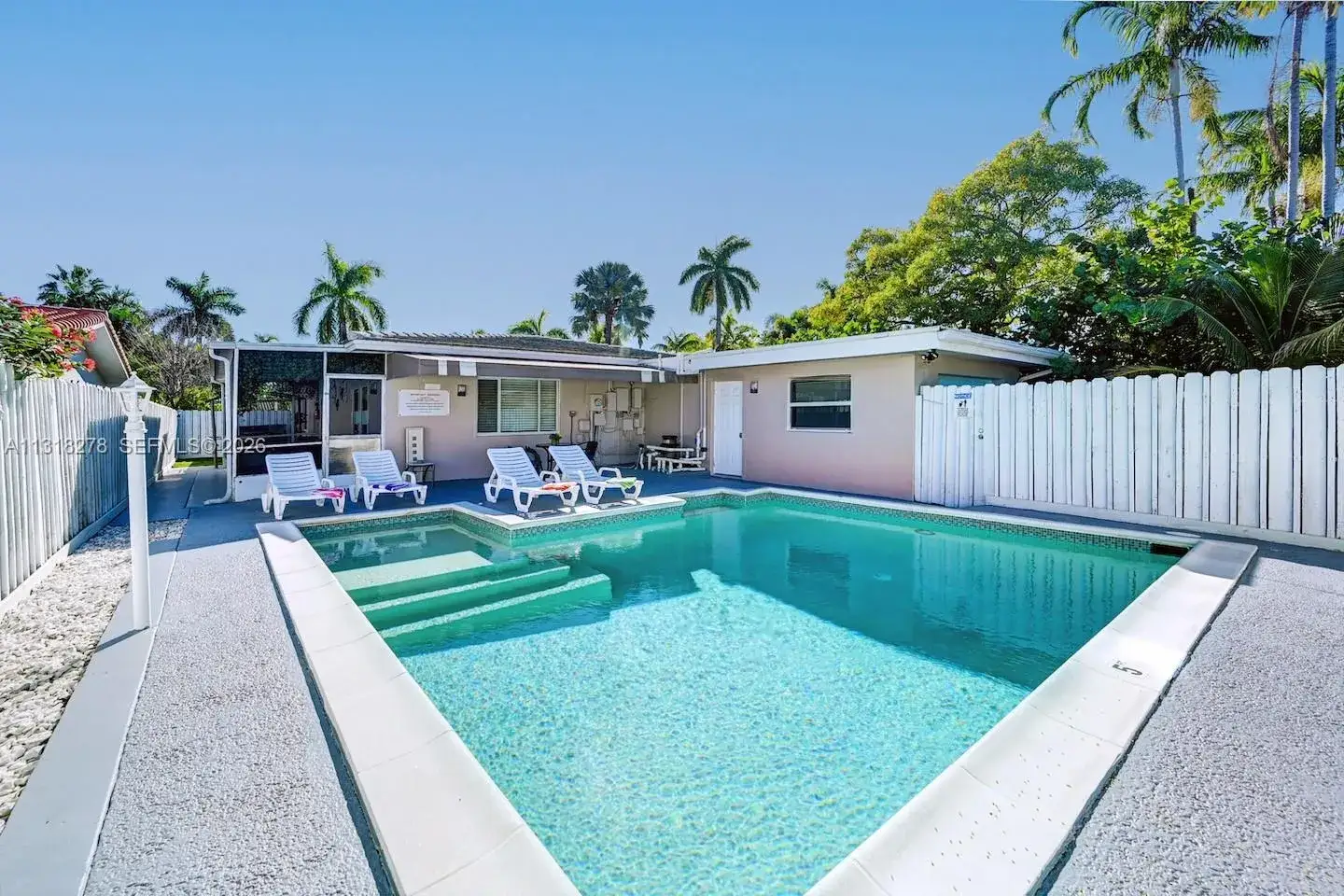 4 bedroom 2 bath Residential Lease for rent at 825 Harrison St, Hollywood FL 33019