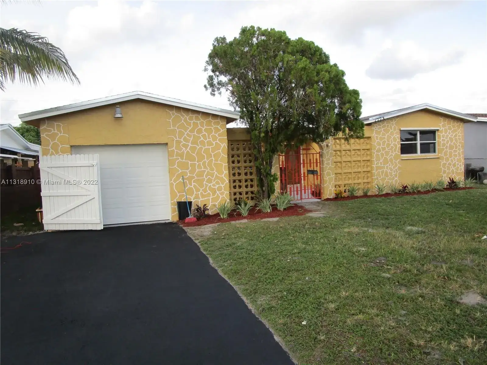 3 bedroom 2 bath Residential for sale at 7773 Coral Blvd, Miramar FL 33023