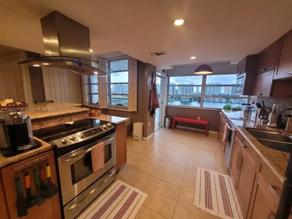 2 bedroom 2 bath Residential for sale at 18041 Biscayne Blvd # 1404, Aventura FL 33160